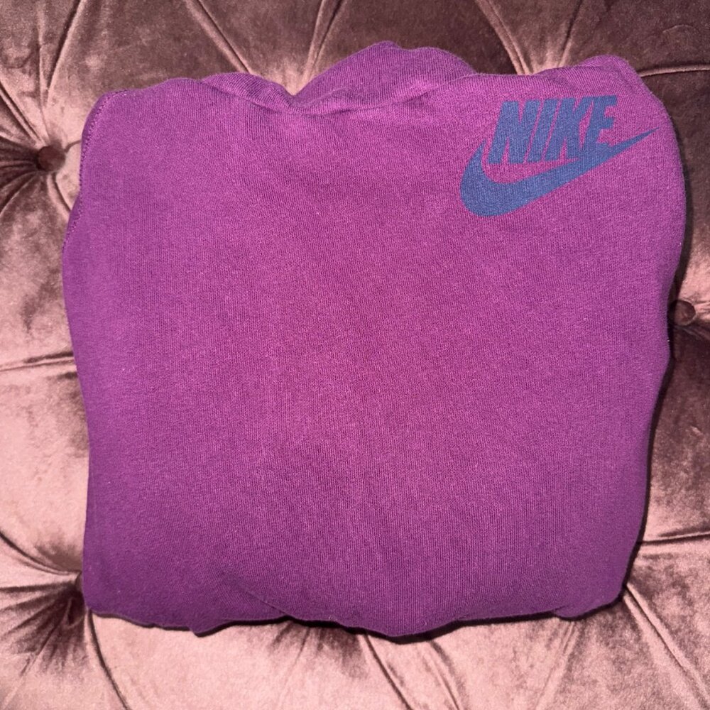 NIKE- WOMENS- HOODIE- PURPLE/MAGENTA
